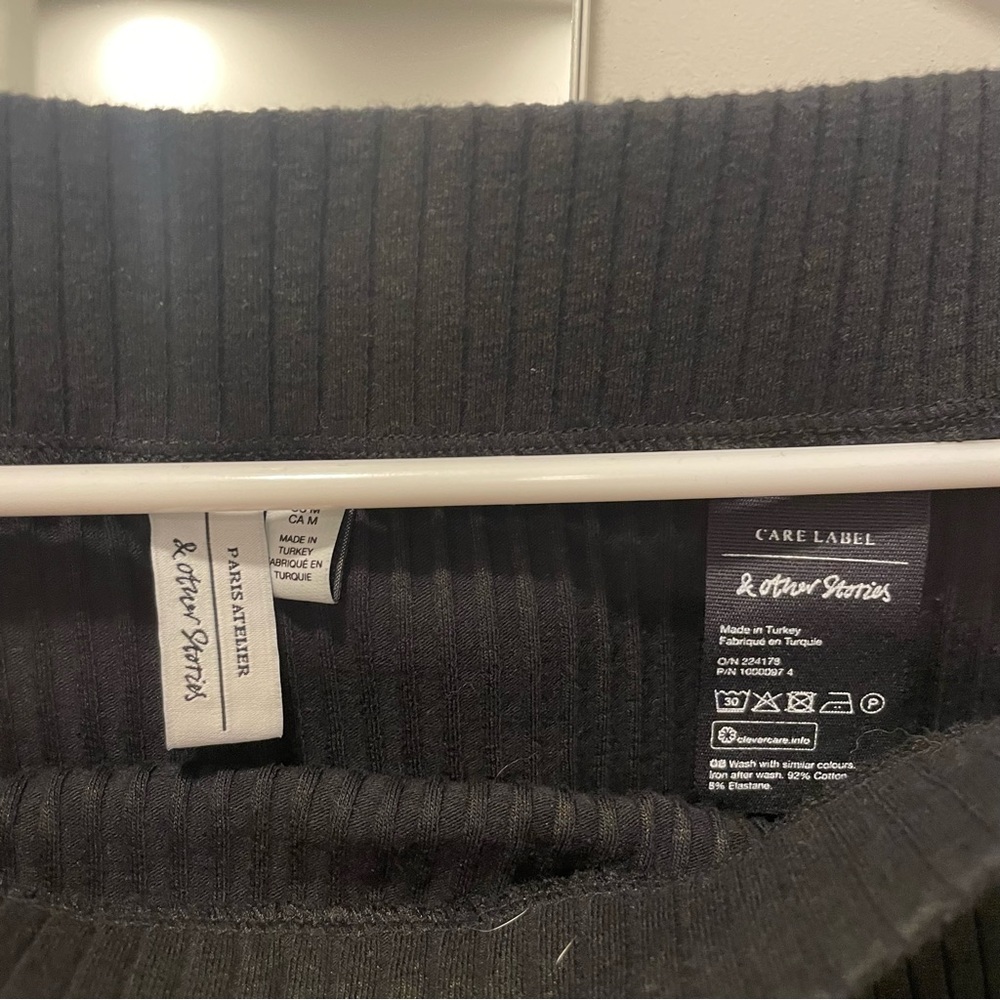 &otherStories Ribbed skirt - Picture 3 of 4